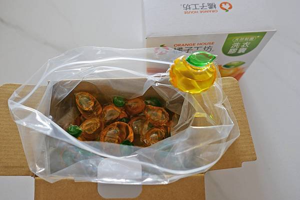 橘子工坊天然洗衣膠囊內包裝使用單一材質，用後可回收循環再利用